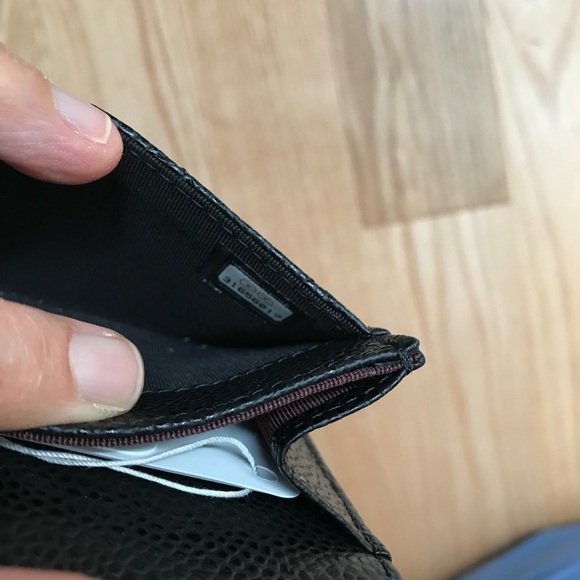 Chanel Black Quilted Wallet with Gold Logo - Picture 2 of 7